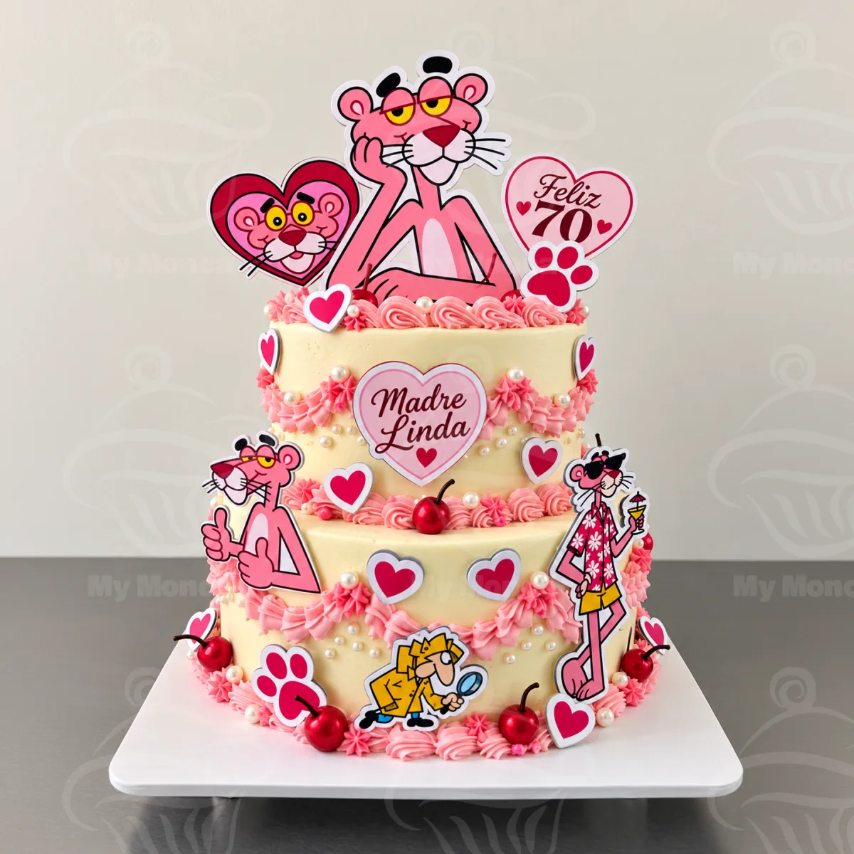 Torta de la Pantera Rosa para Mamá Torta de dos pisos temática de la Pantera Rosa con corazones y mensaje para mamá